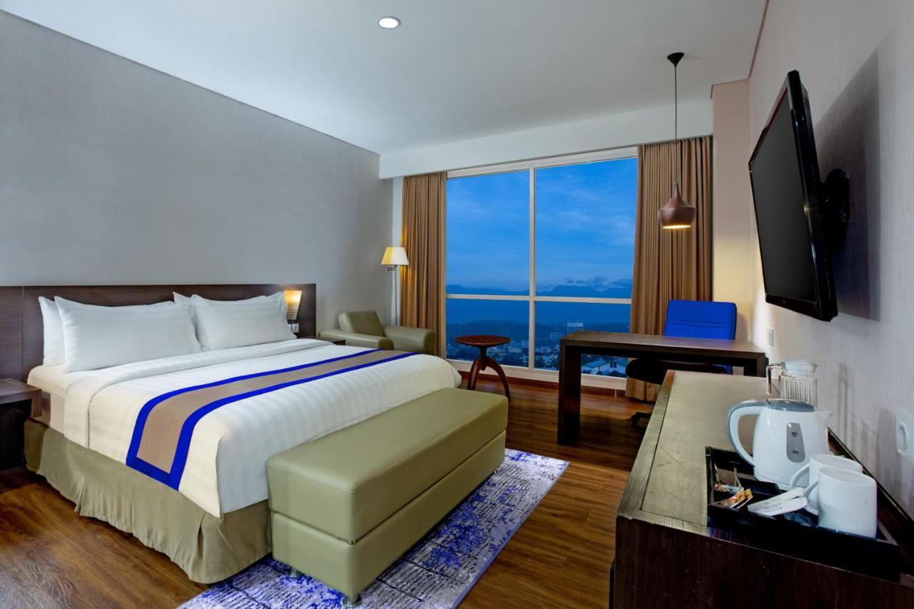 Aston Jember Hotel & Conference Center Екстер'єр фото